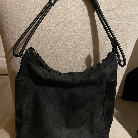 Gucci vintage black GG logo shoulder bag - Picture 2 of 7